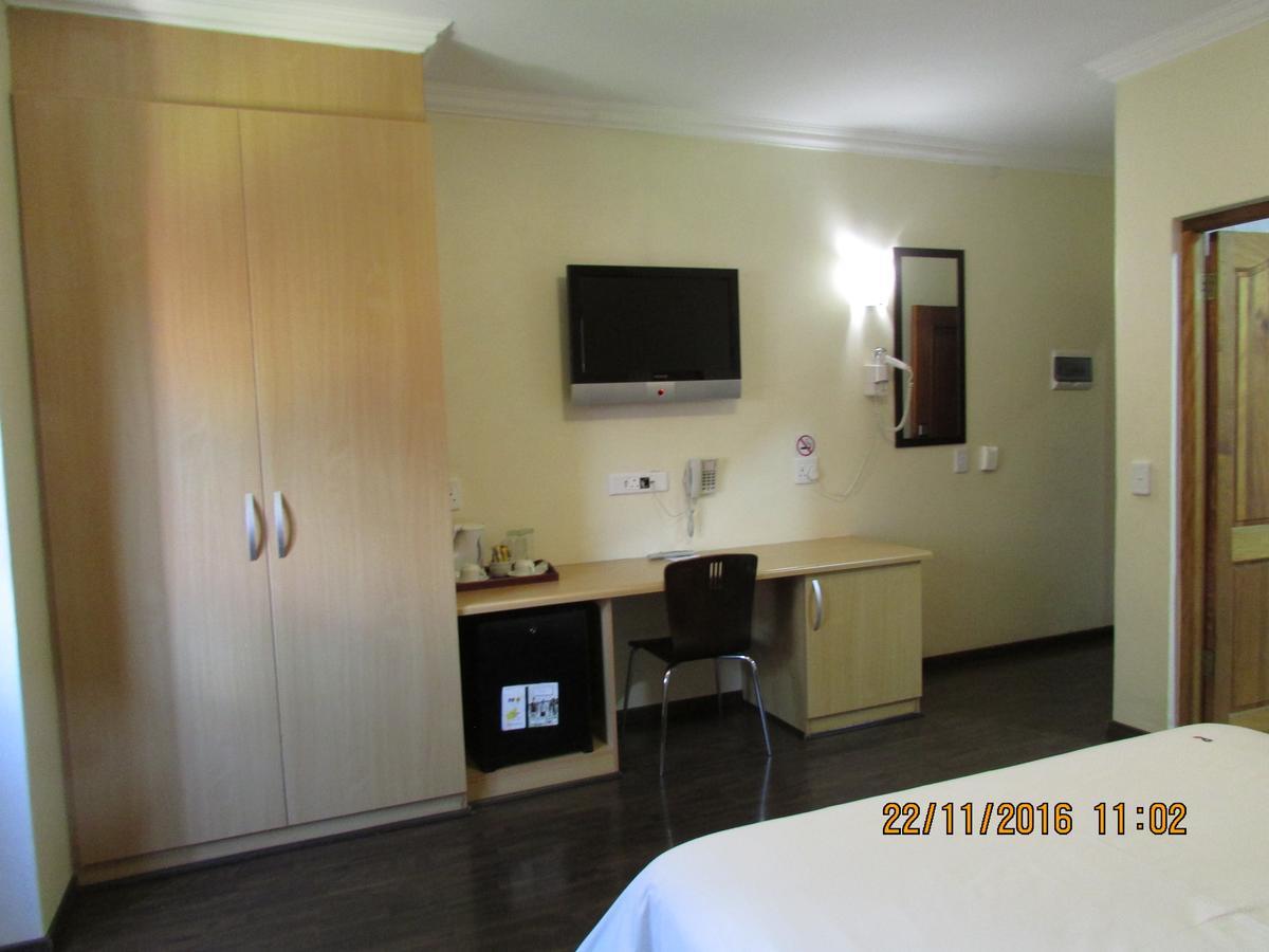 Europrime Boutique Hotel Boksburg Extérieur photo